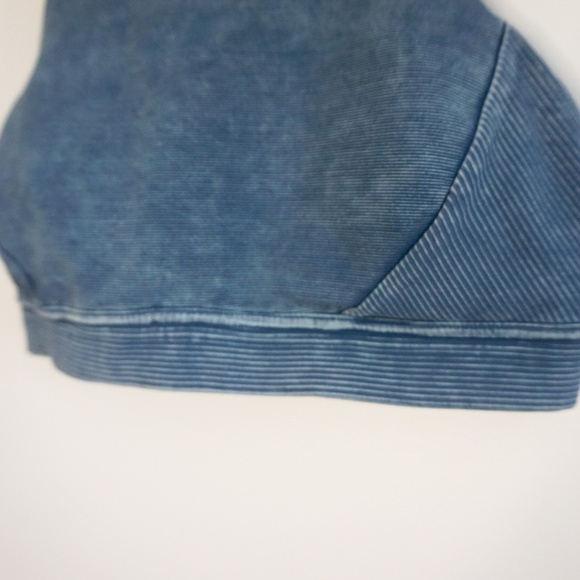 2/70$ Lululemon sports Bra - Picture 6 of 10